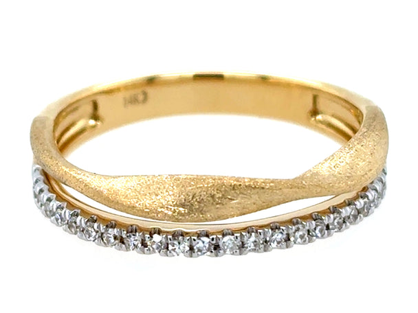 Diamond Twist Ribbon Split Shank Ring