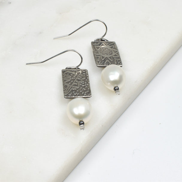 Freshwater Pearl Gem Quality Earrings