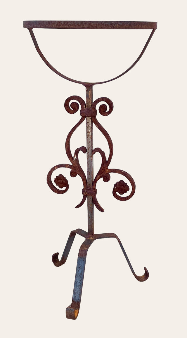 Medium Scrolls Birdbath Base