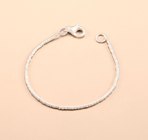 Thinly Stacked Circle Bracelet