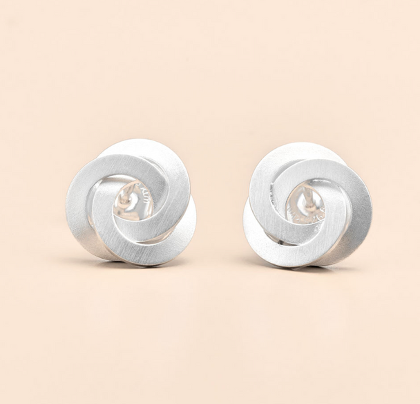 Overlapping Circle Post Earrings