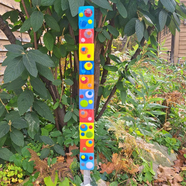 Multi Color Circle Garden Totem