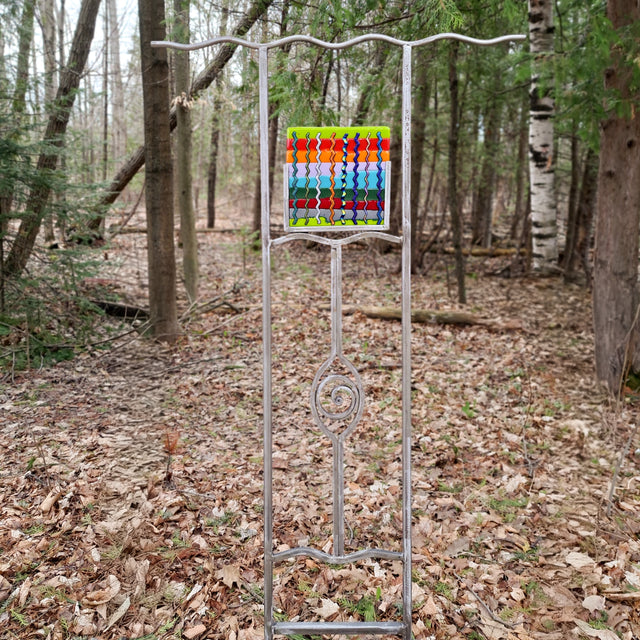 Dichroic Wiggles Trellis