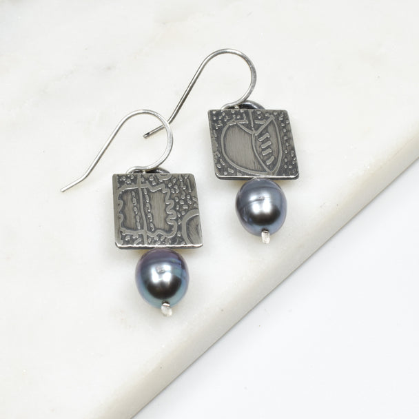 Raven Pearl Earrings