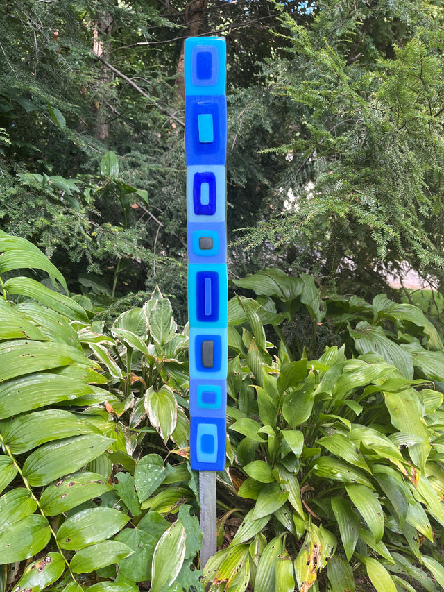 Blue Garden Totem