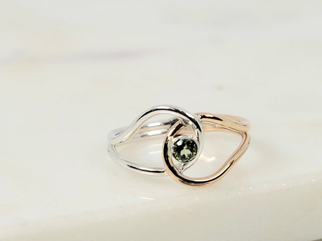 Peridot Interlocked Loops Ring