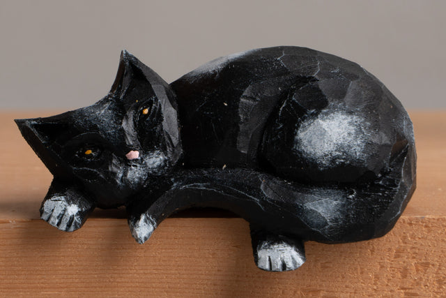 Black Shelf Cat
