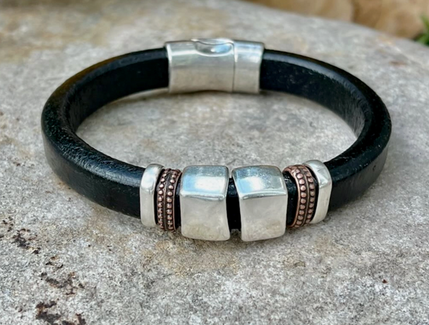 Black and Silver Fault Line Leather Bracelet