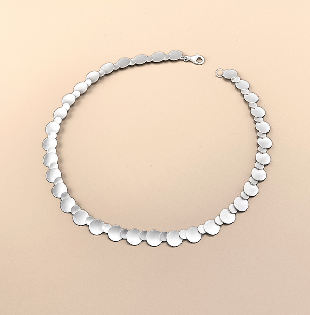 Alternating Circle Necklace