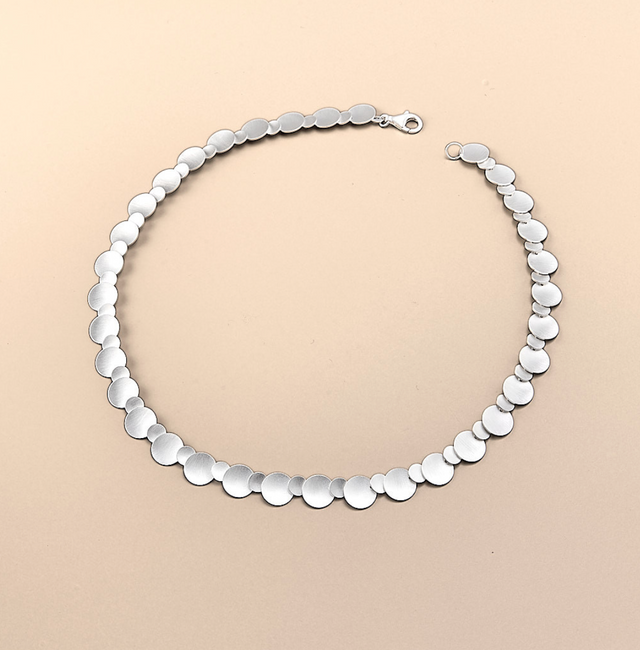Alternating Circle Necklace